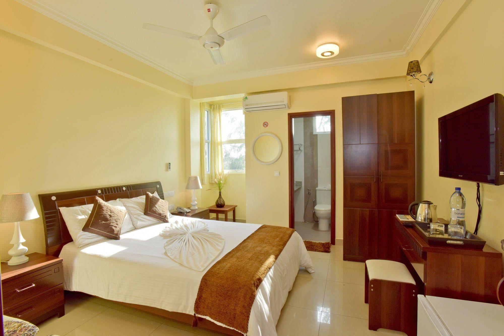 Crystal Beach Inn Μαλέ Εξωτερικό φωτογραφία